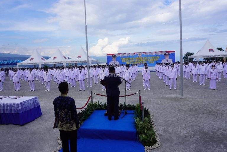 Bupati Banggai Ir. H Amirudin Resmi Melantik 192 Kades Terpilih 2022-2028