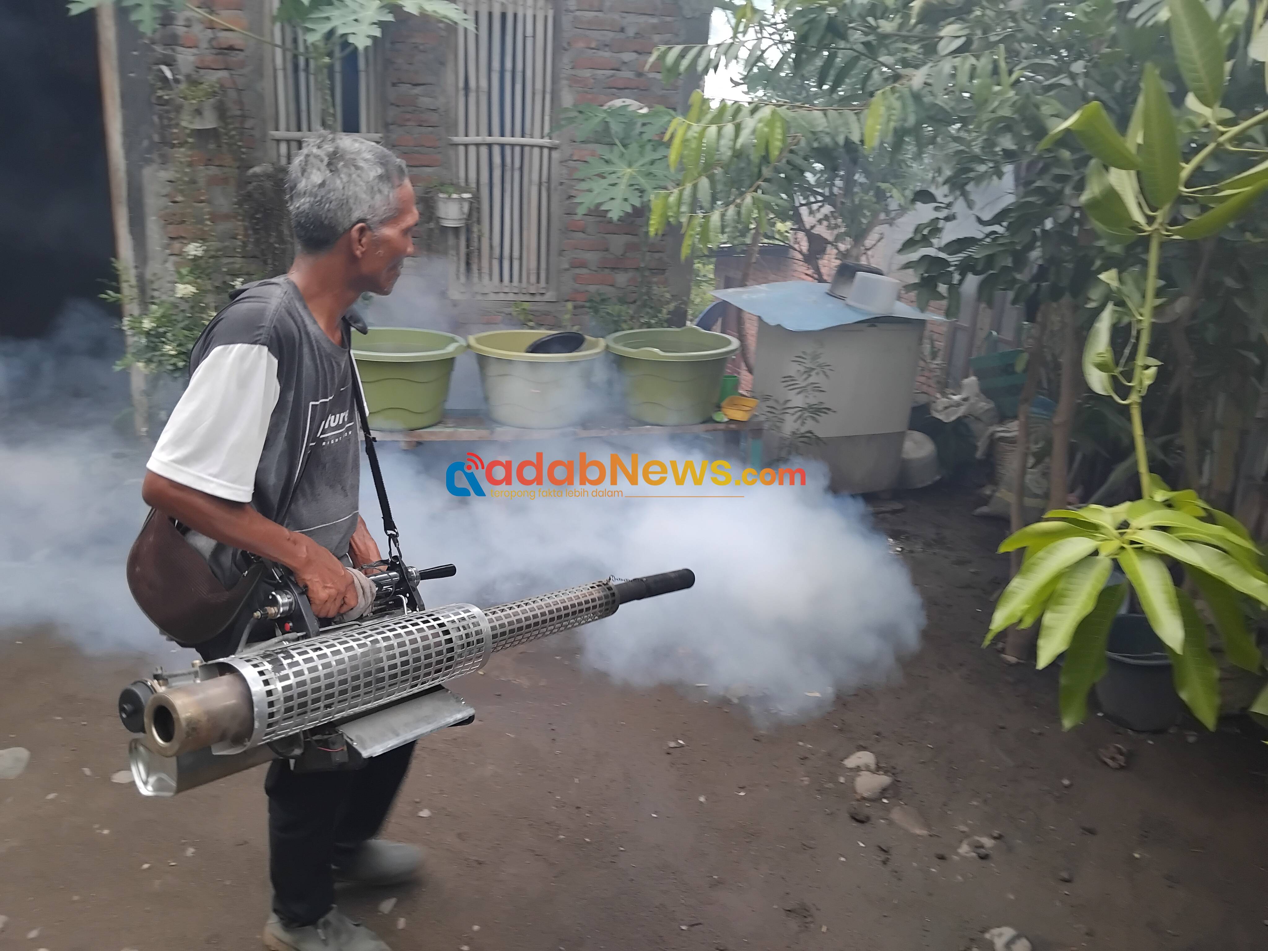 Dinkes Lembata Lakukan Foging di Daerah Endemi DBD