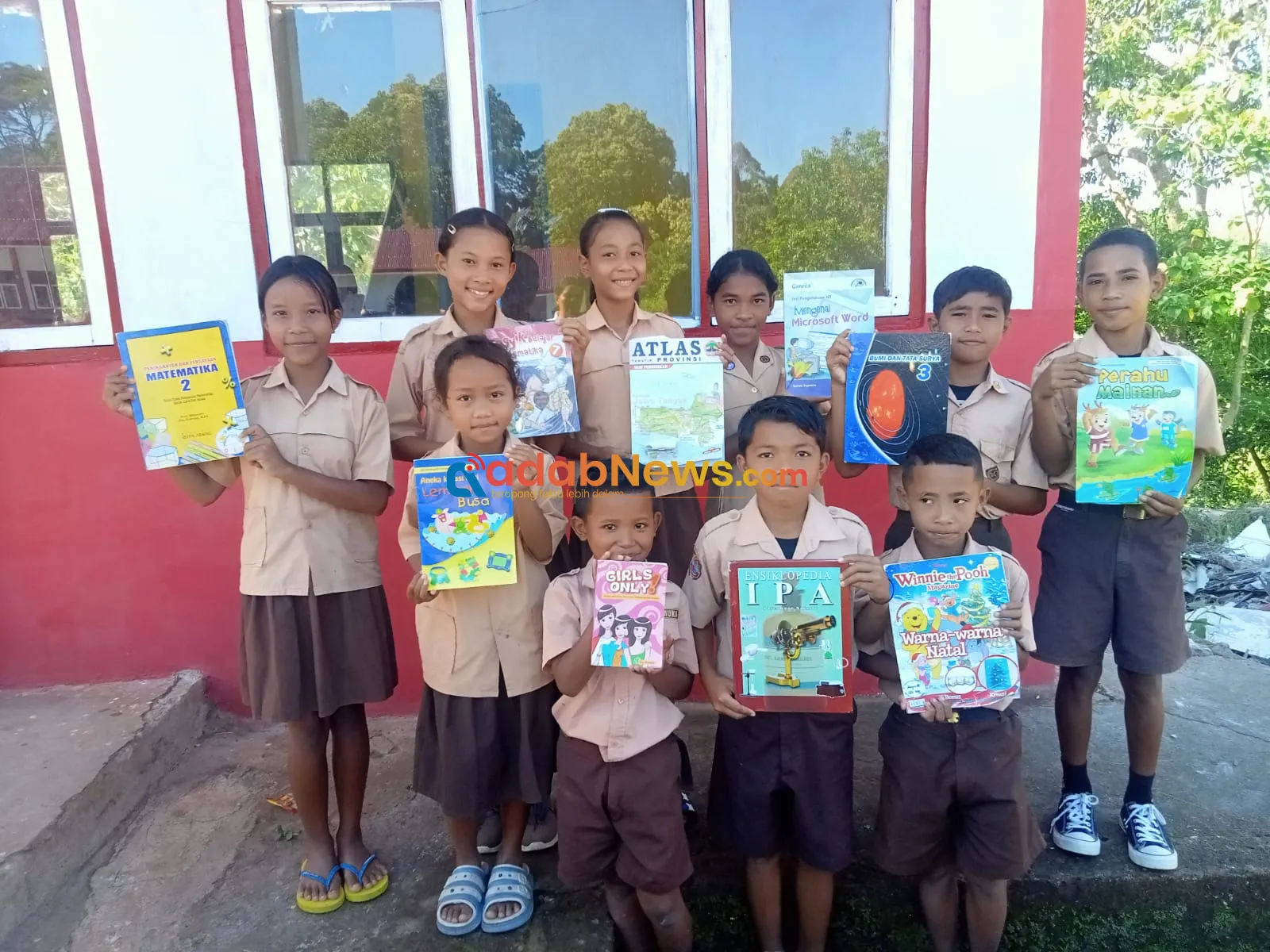 PLN UIP Nusra Renovasi Perpustakaan SDI Kaca, Dukung Peningkatan Kualitas Pendidikan di Sekitar Kawasan Pengembangan PLTP Ulumbu