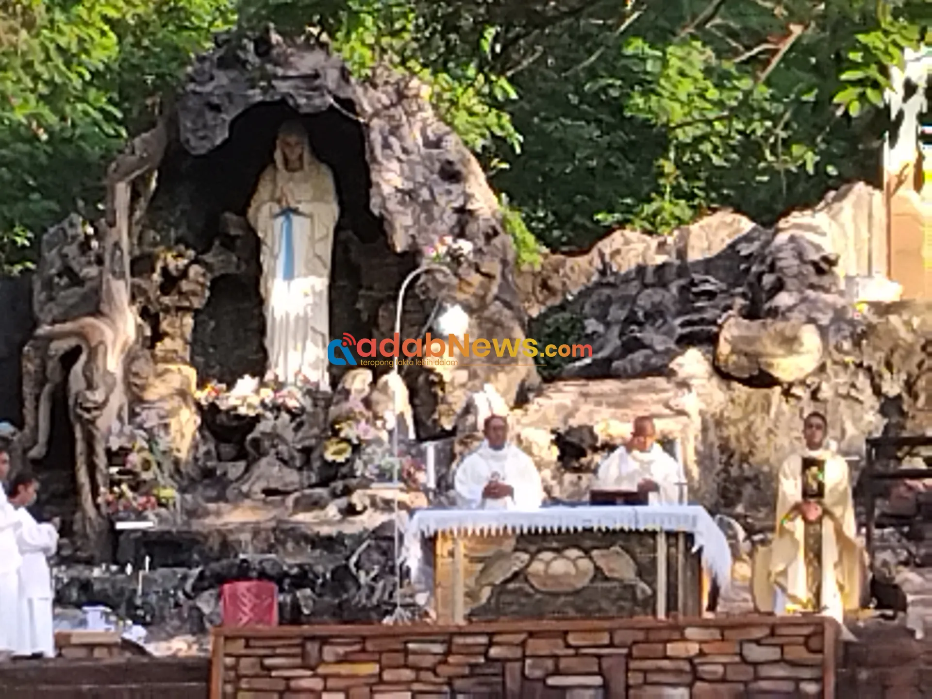 Tiga Pastor Pimpin Misa Penutupan Bulan Maria di Lewoleba