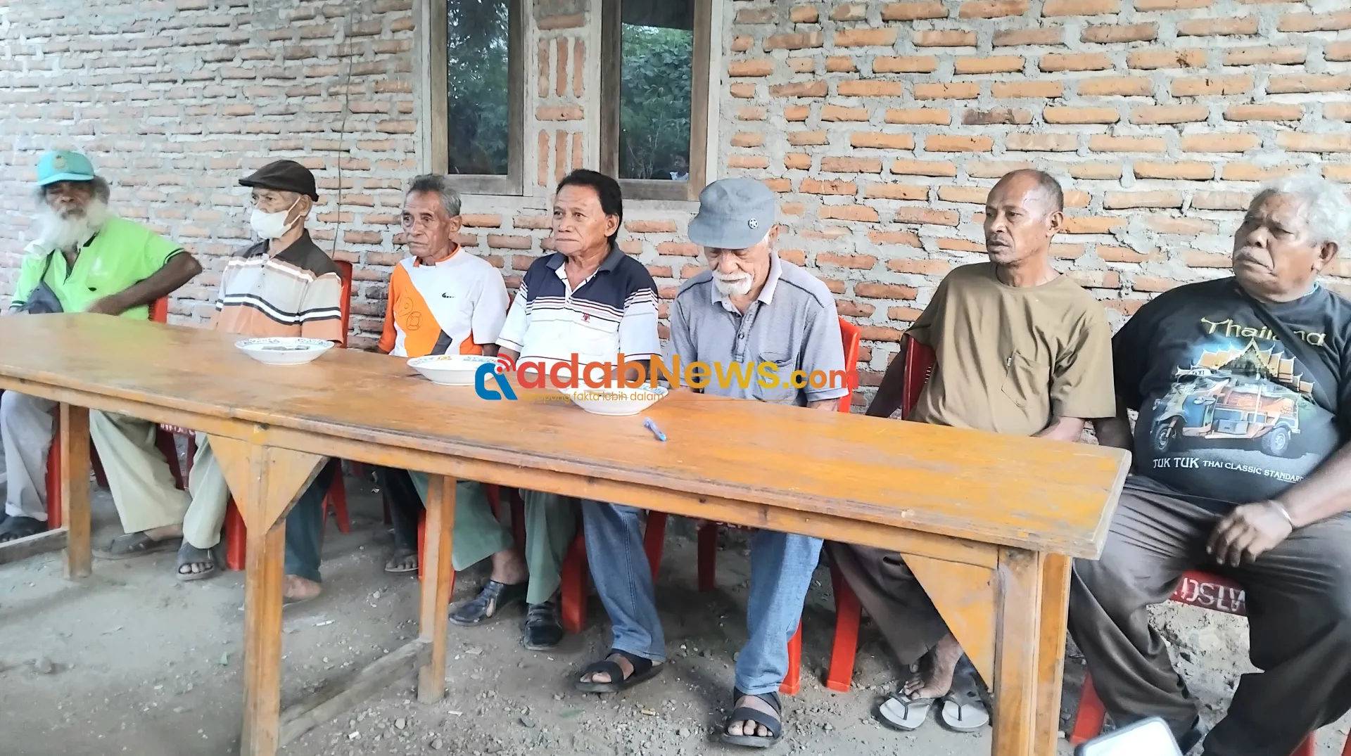 Diduga Dihabisi Usai Arisan, Warga dan Tokoh Desak Polisi Otopsi Jenazah Kades Laranwutun